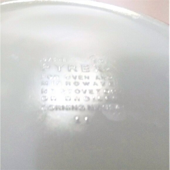 Pyrex Butterfly Gold Round Cinderella Casserole Bowl 475-B 2.5 Qt. Vintage 1979 - Picture 6 of 9